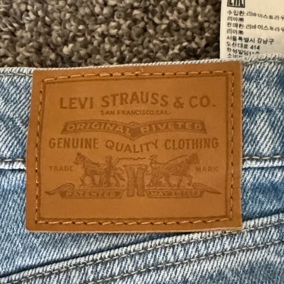 Levi's Ribcage High Rise Women's Jeans - Picture 4 of 4